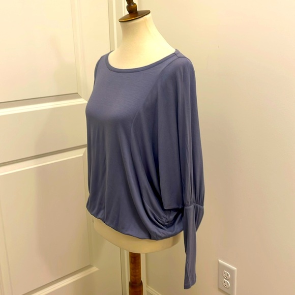 bebe Top - Picture 2 of 6